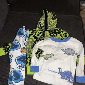 Baby Boy 18 months lot Of 3 Skull Jacket Cookie Monster Pj Pants & Dino Shirt